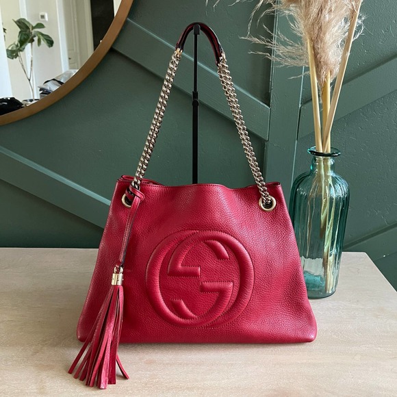 Gucci Red Soho Chain Leather Crossbody Bag Metal Pony-style calfskin  ref.263393 - Joli Closet